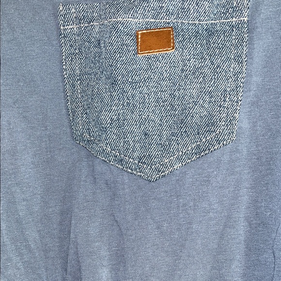 Guns.N.Roses Graphic Women's Top - Blue and Multicolor size L/XL - Picture 5 of 5